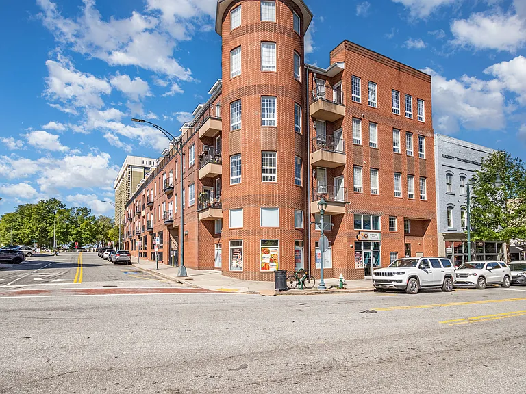 360 S Elm St #303 — Photo 1