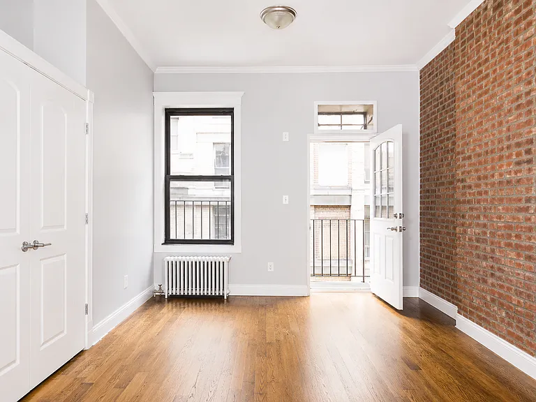 724 10th Ave #5A — Photo 3