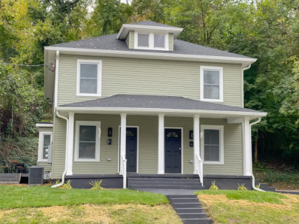 520 Main St — Photo 1