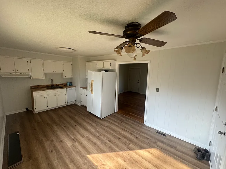 1581 Farmington Rd — Photo 9
