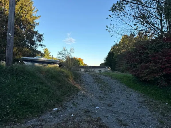 10 Coulter Rd, Greenville, PA 16125