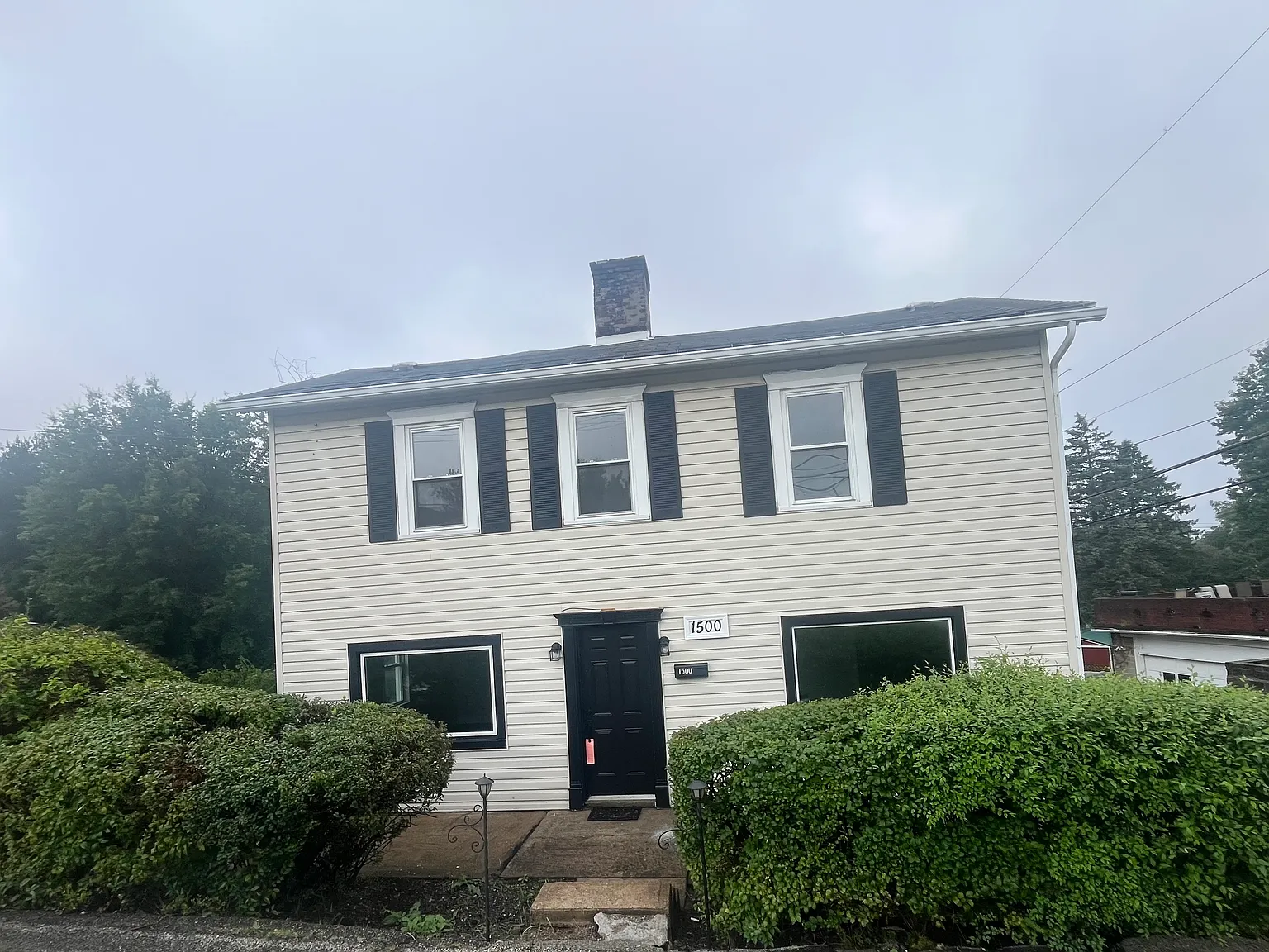 5 bed, 1600 sqft, $2,200 — Photo 1