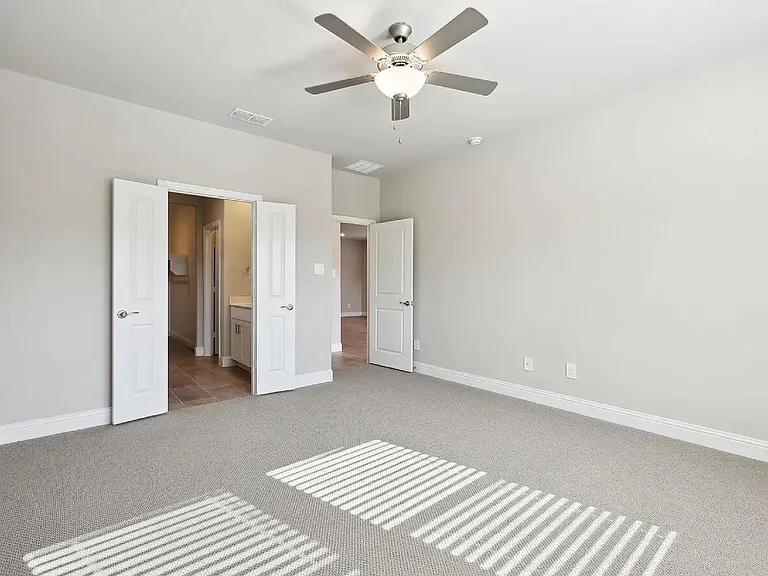 707 Hemingway Ln — Photo 8