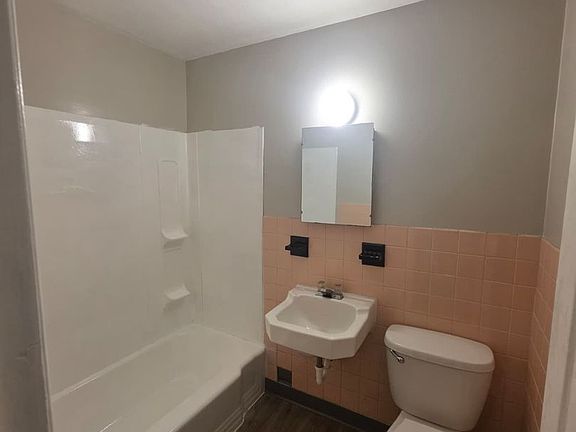 2nd image of 16818 Grovewood Ave #9