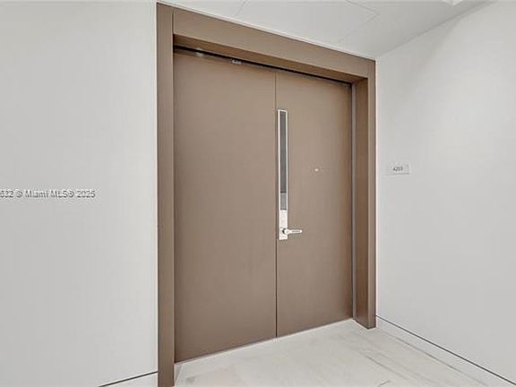 4th image of 300 Biscayne Boulevard Way #4203