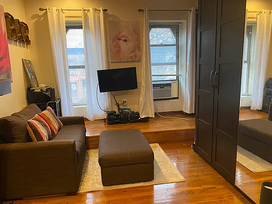 Rented by Compass | media 7