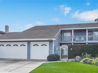 2093 Swan Dr, Costa Mesa, CA 92626