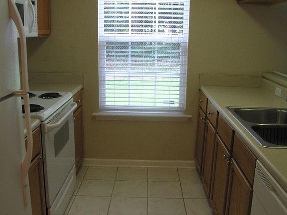 5th image of 2740 W Tharpe St APT 507