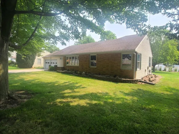 802 N 11th St, Oskaloosa, IA 52577