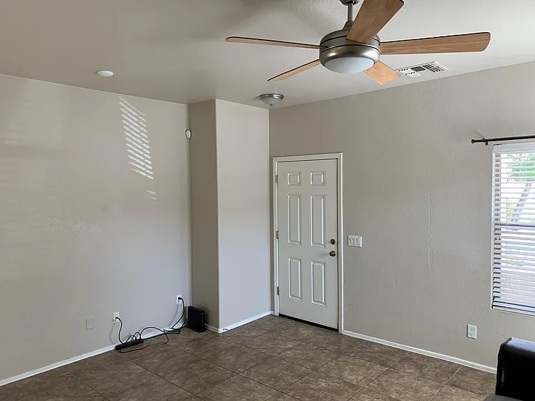 1886 E Don Carlos Ave #148 — Photo 16