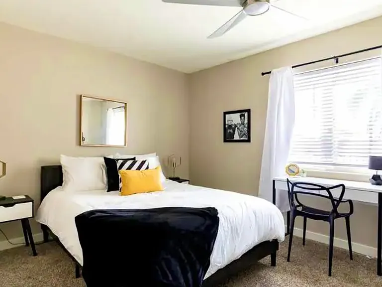 1450 E Hoover Ave — Photo 5