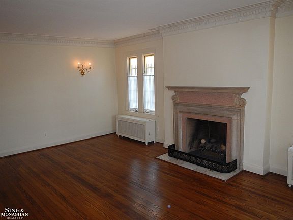 3rd image of 752 Trombley Rd