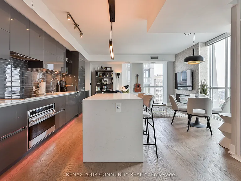 1 Yorkville Ave #4301 — Photo 12