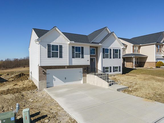 3rd image of 105 Arlington Ct