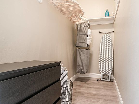 2nd image of 1632 Mason St APT 27