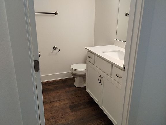 5th image of 675 SE Drumlin