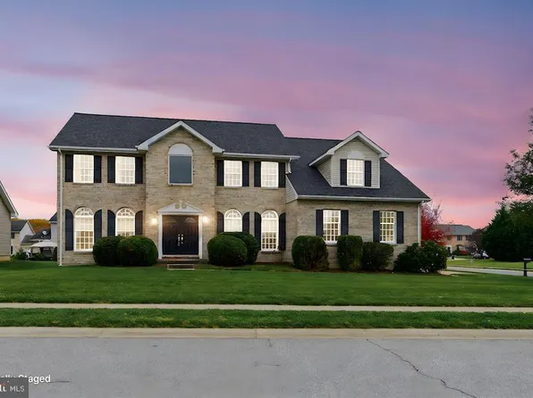 205 Megan Dr, Bear, DE 19701