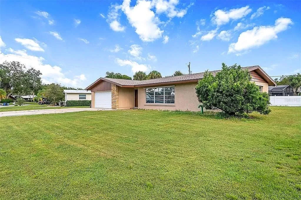 2528 Waneta Dr — Photo 4