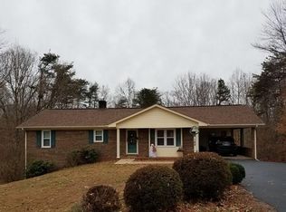 148 Green Leaf Cir, Ridgeway, VA 24148