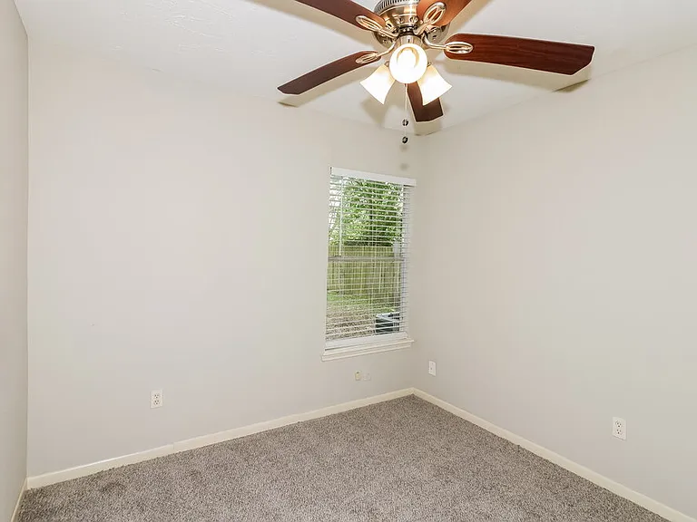 11611 Duane St — Photo 14