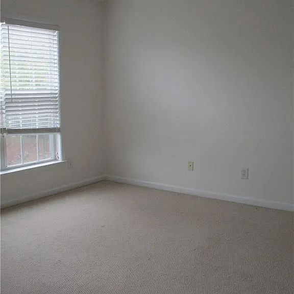 1112 Thornborough Dr — Photo 30