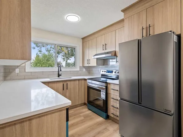 700 W Allen St SE #802, Airdrie, AB T4B 1E7