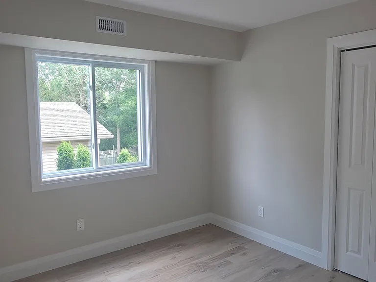 118 Scott St E #1 — Photo 12