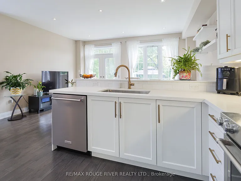 453 Mahogany Ct — Photo 10