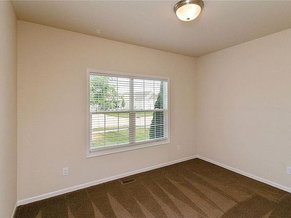 2nd image of 1629 17th St SE