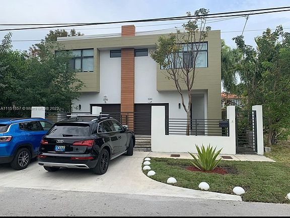 2nd image of 3241 Percival Ave #3241
