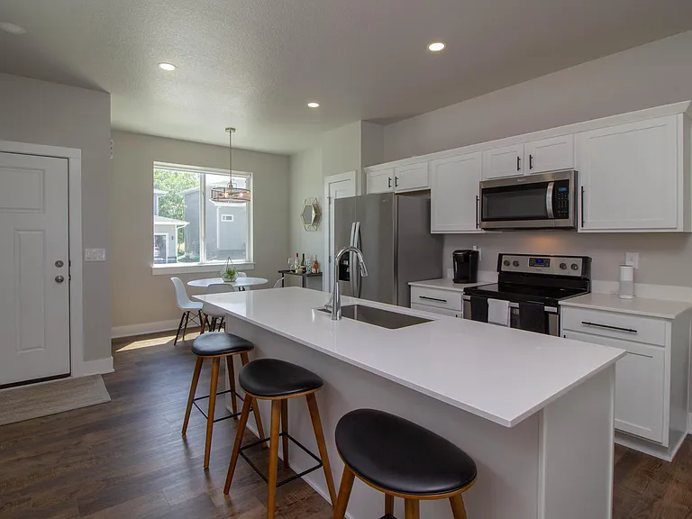 kitchen/dining