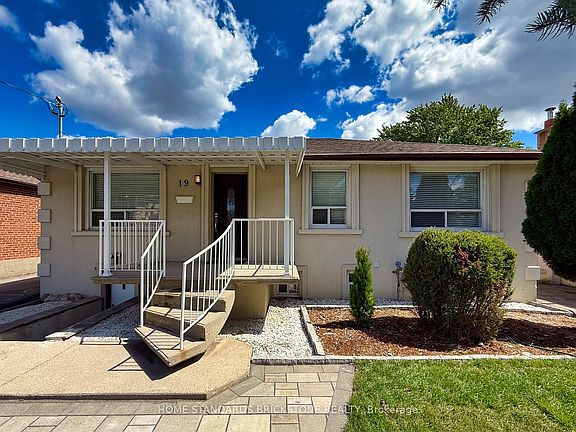 4th image of 19 Granite St