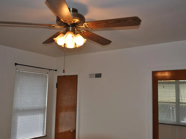 5908 Nagel Ave #2W — Photo 6