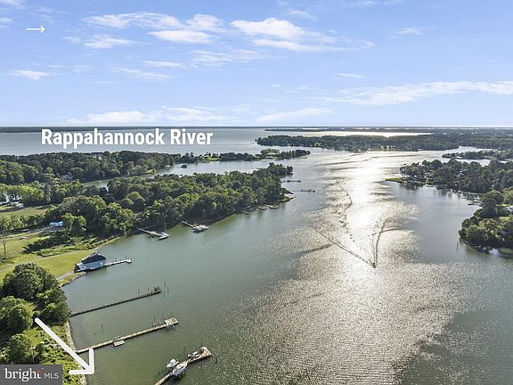 3rd image of 125 Oyster Point