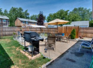 21 Short St, Warwick, RI 02889