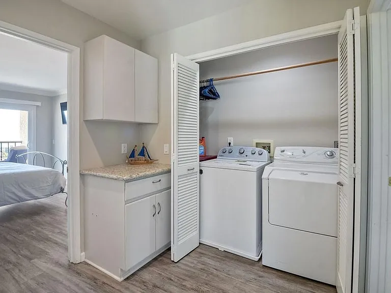 6677 Paseo Del Norte #B — Photo 13