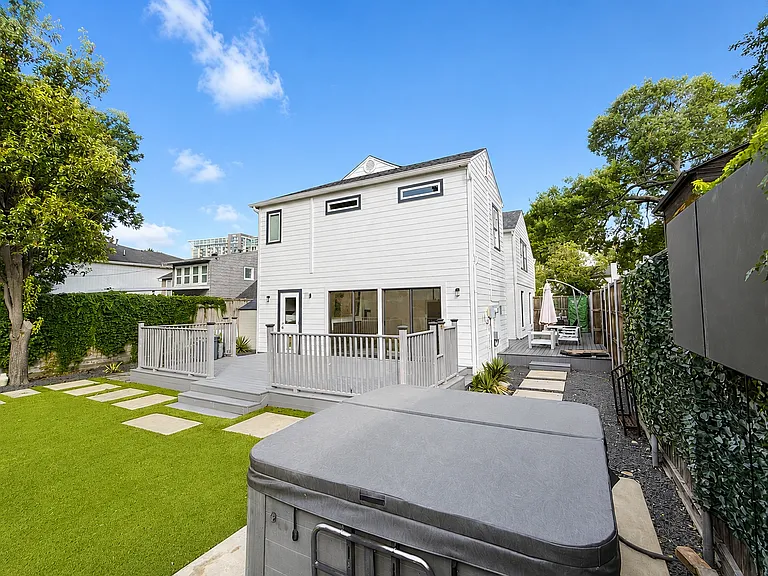 5210 Pershing St — Photo 3
