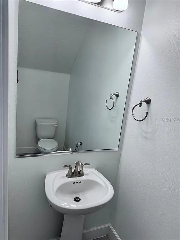 4 bed, 3.5 bath, 1721 sqft, $2,275 — Photo 4