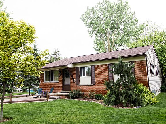 2nd image of 8864 Oakview St