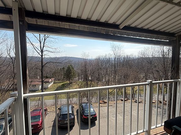 2nd image of 146 Oak Dr APT 9