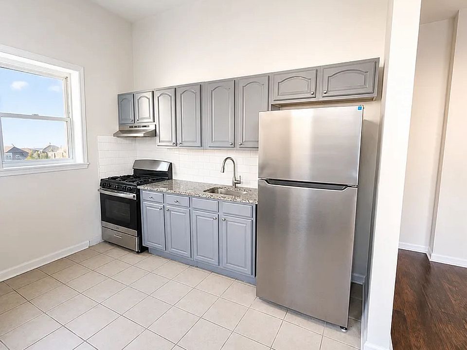 1st image of 546-554 Prospect St #303
