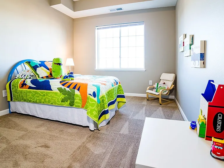 Gateway Green Apartments — Photo 23