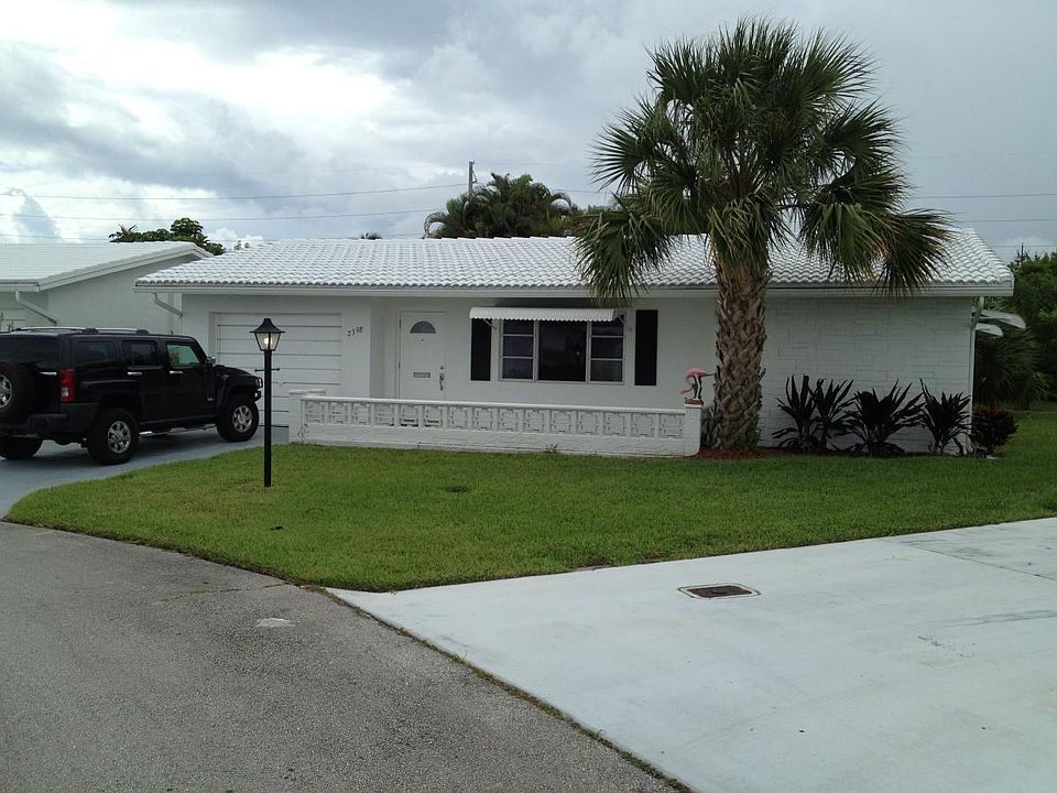 1st image of 2398 SW 14th Ave
