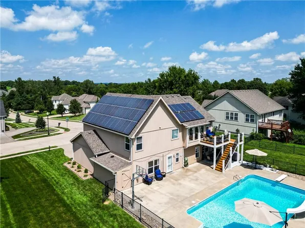 4812 Corinth Dr, Saint Joseph, MO 64506