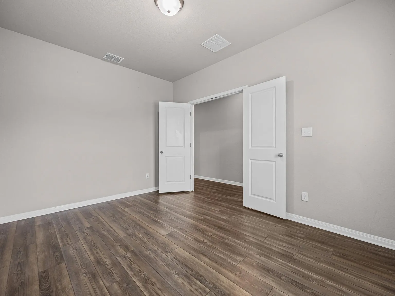 4 bed, 2.5 bath, 2657 sqft, $2,800 — Photo 4