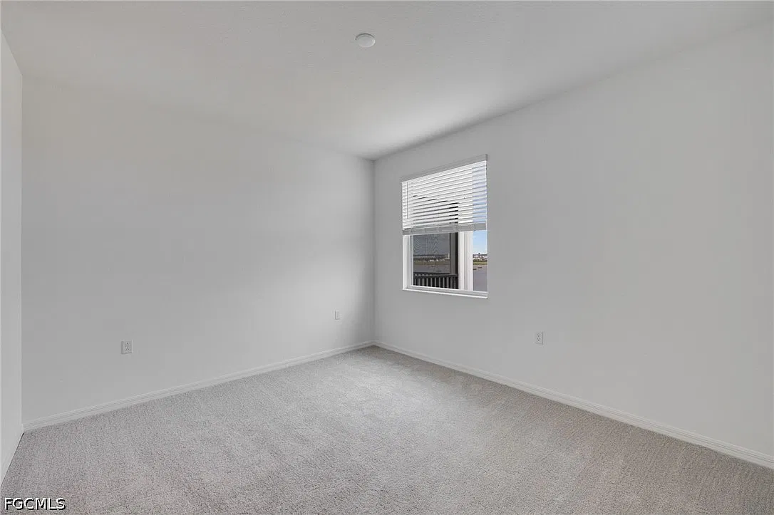 3 bed, 2.0 bath, 1301 sqft, $1,850 — Photo 3