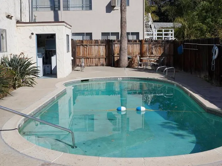 206 S Ventura St #D — Photo 10