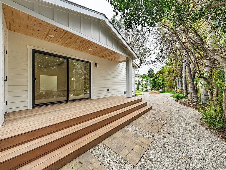 4285 La Salle Ave — Photo 8