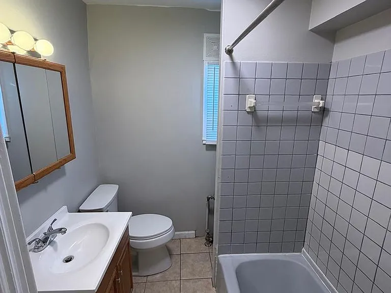 217 S 4th St — Photo 2