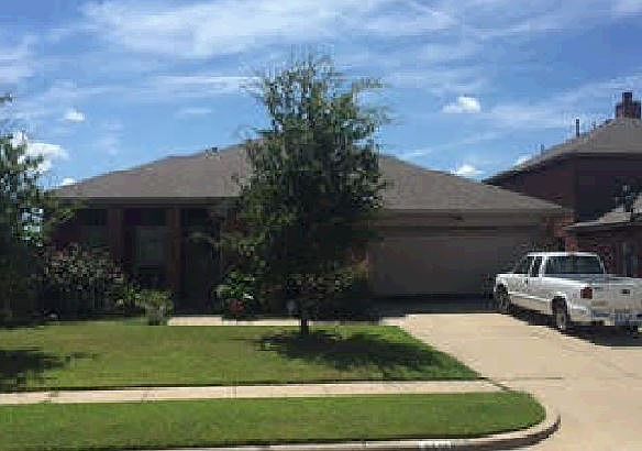 1st image of 2215 Woodberry Dr